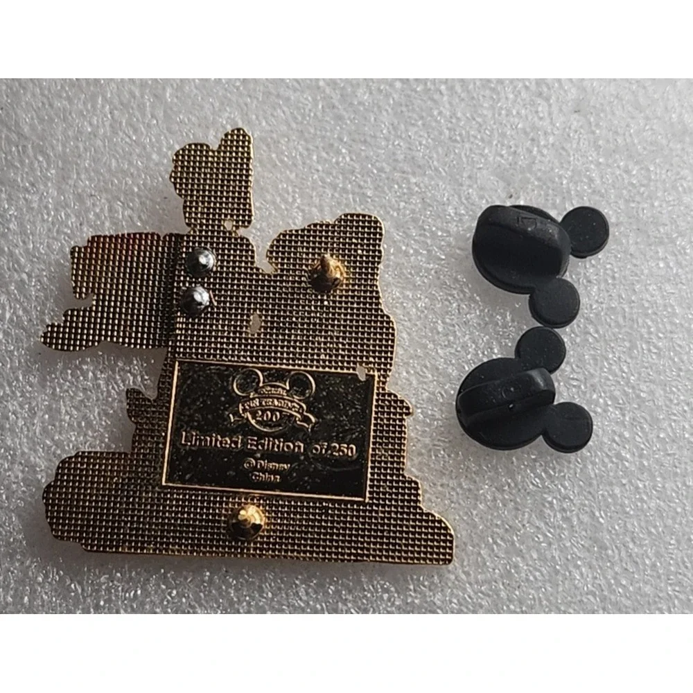 Disney‎ Pin Pirates of the Caribbean 40th Marc Davis Wants Redhead LE 250 52952